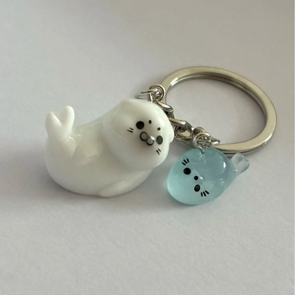 Cute Cartoon Marine Animals 3D Luminous Sea Lion Seal Resin Key Chains for Men Women Friend Bag Pendant Jewelry Accessories Gift