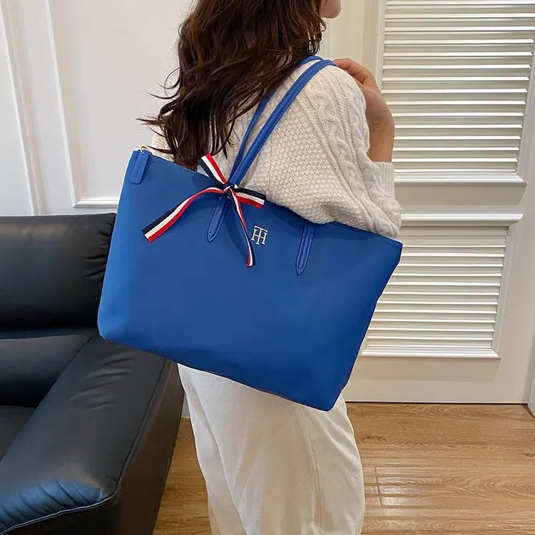 Fisherman Inspired Bag With Multiple Pockets And Durable Waxed Leather Material
