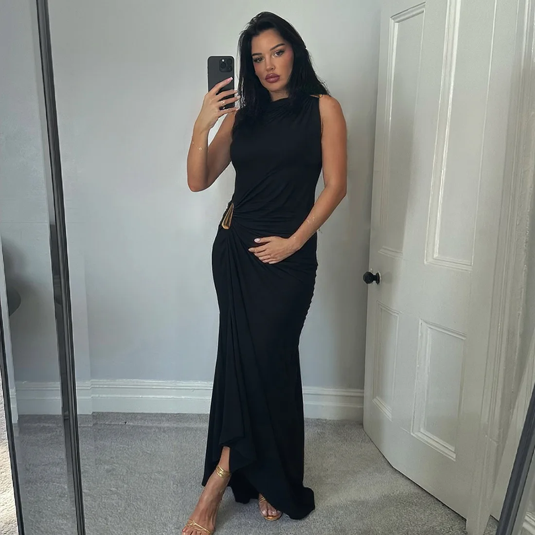 Women's Sleeveless Slim Fit Metal Decorated Wrap Sexy Pleated Dress Autumn 2025 Street Style Long Skirt High Waist round Neck Women's Sleeveless Slim Fit Metal Decorated Wrap Sexy Pleated Dress Autumn 2025 Street Style Long Skirt High Waist round Neck
