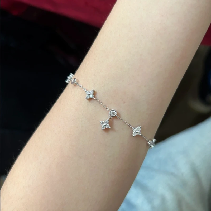 S925 Silver Zircon Bracelets Women Korean Fashion Sweet Girls Sparkling Hollow Delicate Chain Bracelet Party Fine Jewelry Gifts S925 Silver Zircon Bracelets Women Korean Fashion Sweet Girls Sparkling Hollow Delicate Chain Bracelet Party Fine Jewelry Gifts