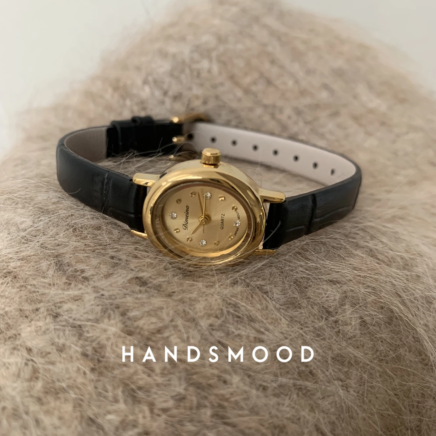 2024 New Women's Watch Gold Plated Watch Women's Bracelet, Medium Ancient Jewelry Luxury and High end Inlaid Water Diamond 2024 New Women's Watch Gold Plated Watch Women's Bracelet, Medium Ancient Jewelry Luxury and High end Inlaid Water Diamond