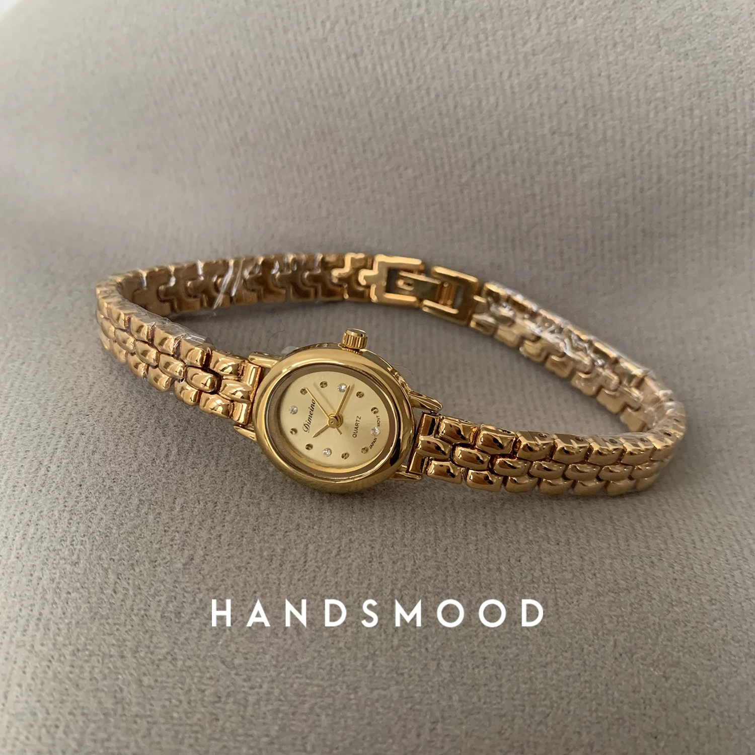 2024 New Women's Watch Gold Plated Watch Women's Bracelet, Medium Ancient Jewelry Luxury and High end Inlaid Water Diamond 2024 New Women's Watch Gold Plated Watch Women's Bracelet, Medium Ancient Jewelry Luxury and High end Inlaid Water Diamond