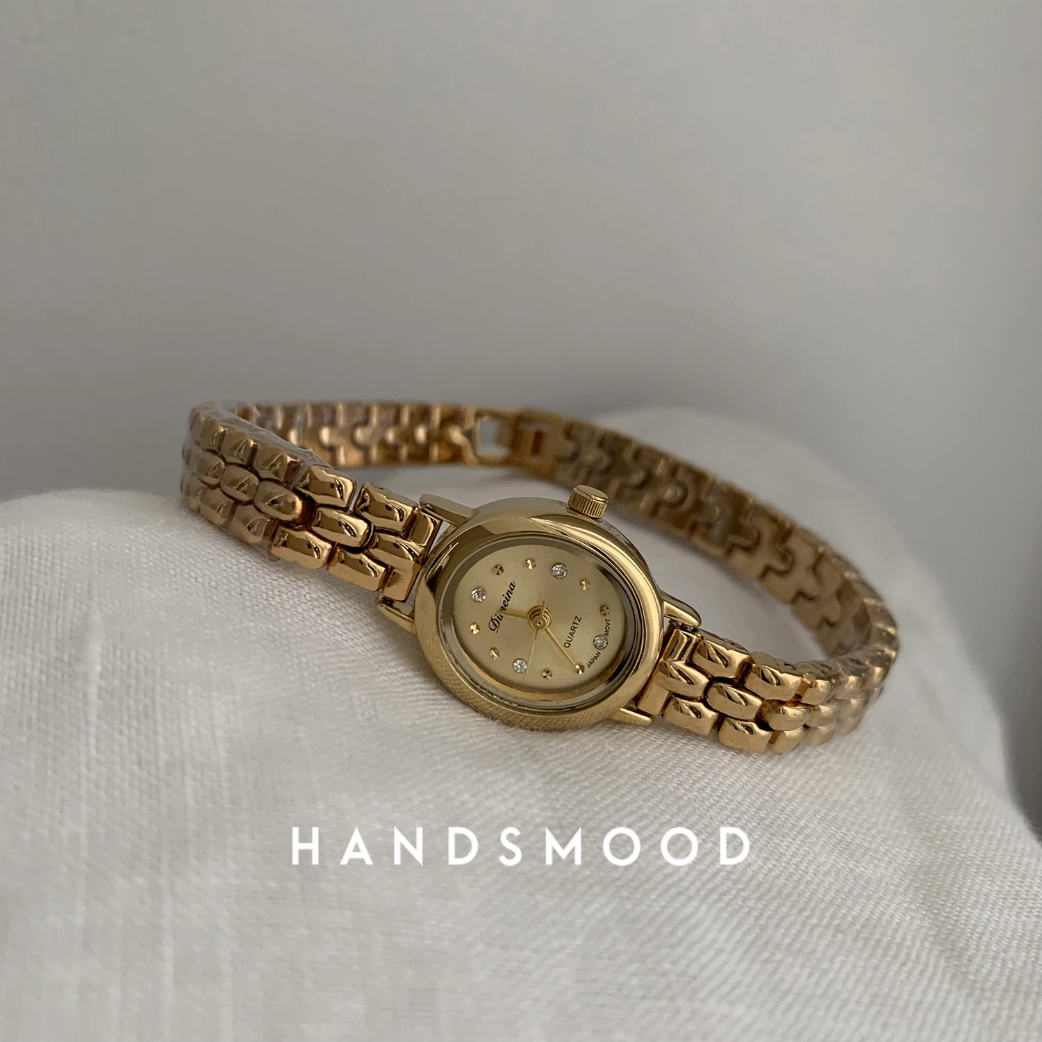 2024 New Women's Watch Gold Plated Watch Women's Bracelet, Medium Ancient Jewelry Luxury and High end Inlaid Water Diamond 2024 New Women's Watch Gold Plated Watch Women's Bracelet, Medium Ancient Jewelry Luxury and High end Inlaid Water Diamond