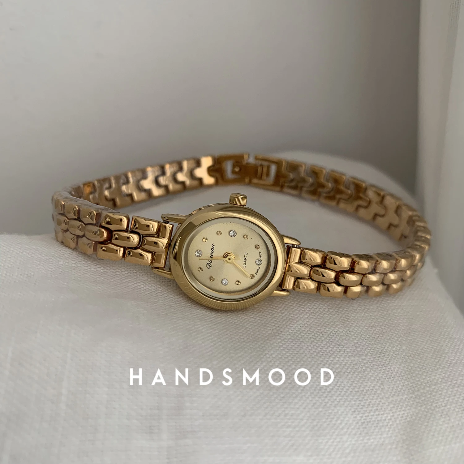 2024 New Women's Watch Gold Plated Watch Women's Bracelet, Medium Ancient Jewelry Luxury and High end Inlaid Water Diamond 2024 New Women's Watch Gold Plated Watch Women's Bracelet, Medium Ancient Jewelry Luxury and High end Inlaid Water Diamond